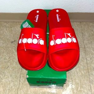 Diadora “Italian” Serifos 90 designer slide Dark/Red 11M